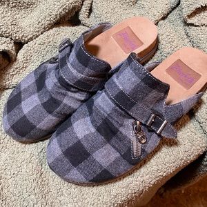 Blowfish gray and black buffalo plaid slip on loafers size 7